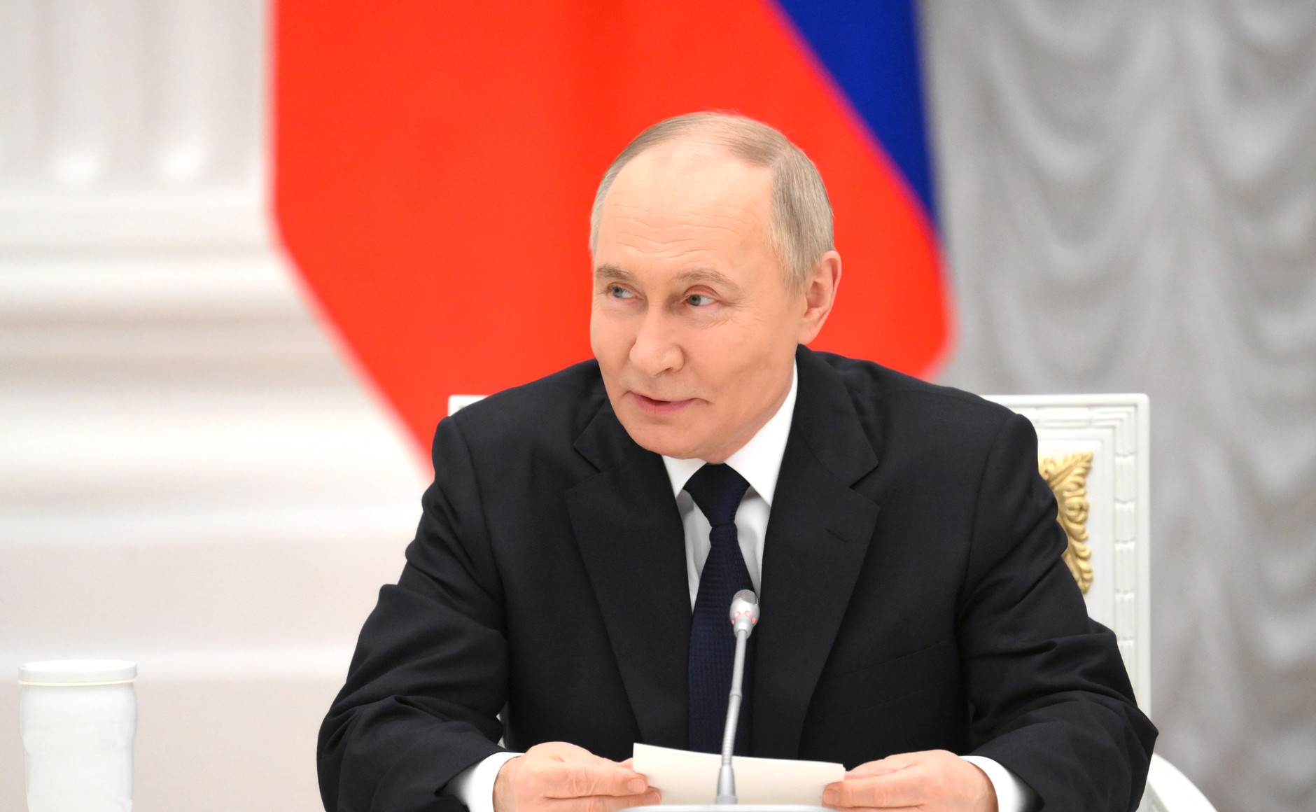 Президент РФ провел встречу с представителями российского бизнеса.